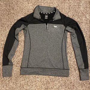 🖤🤍🖤 Victoria’s Secret Pink Pullover Hoodie 🖤🤍🖤